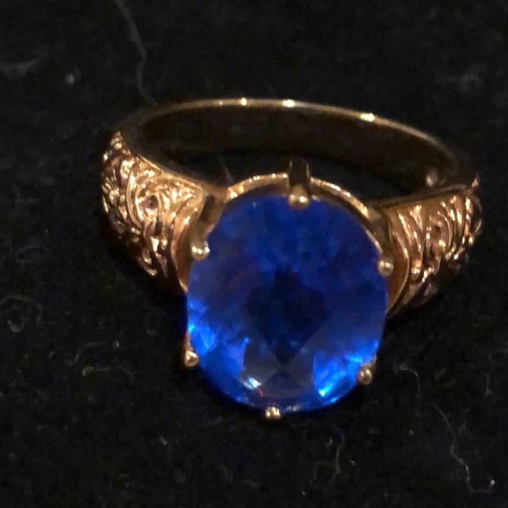 Vintage  blue stone ring with gold design - Picture 2 of 7